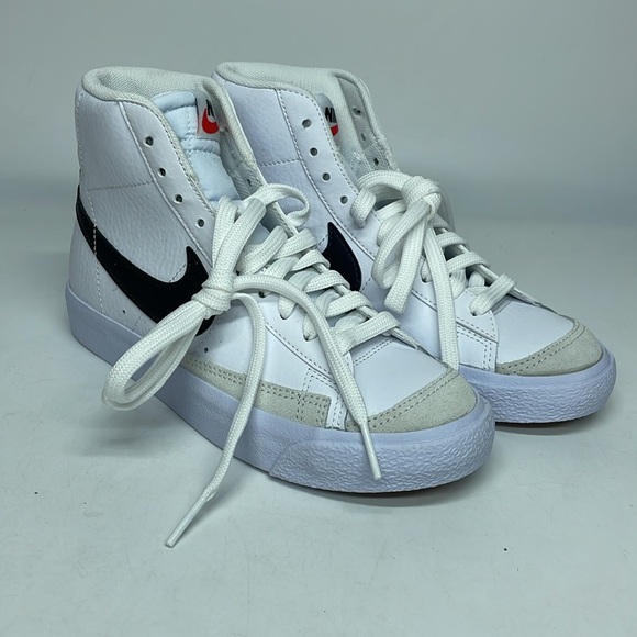 Nike Shoes Youth Blazer Mid 77 Vintage White /Black Sneakers DA4086-100 - Picture 2 of 6